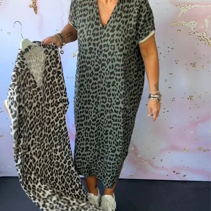 Savannah — Stylish Leopard Midi Dress